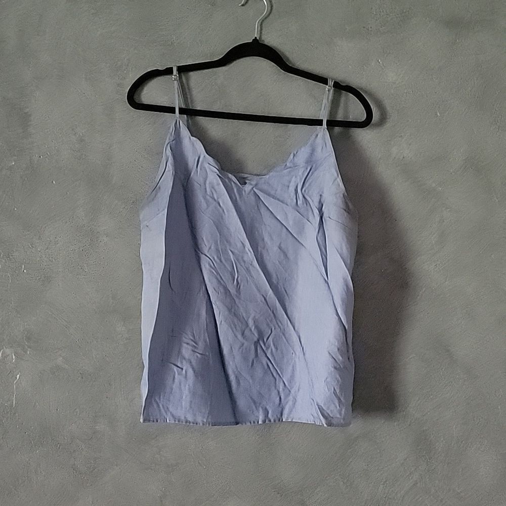 Chambray tank with scallop hem